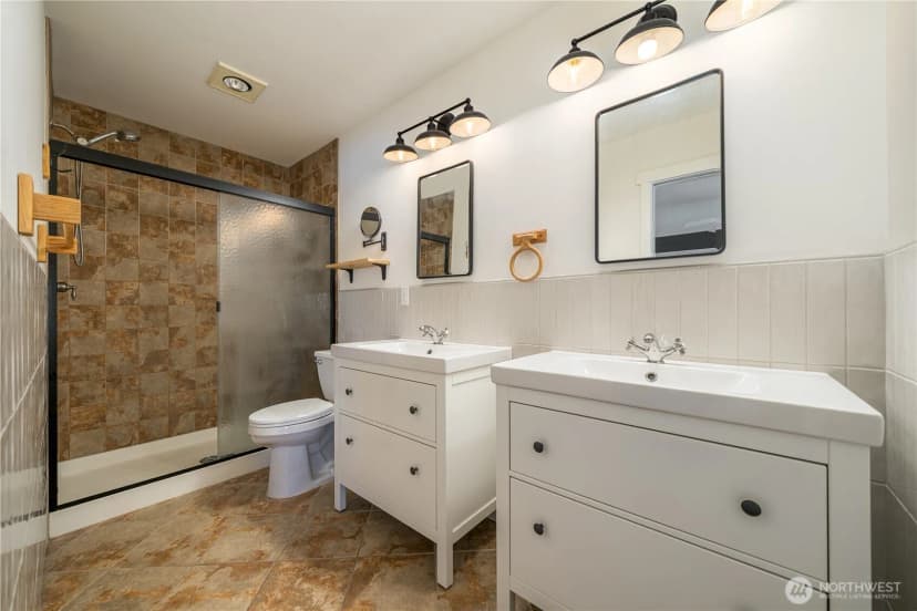 Property photo for 105 E Raymond Avenue, Chelan photo 11