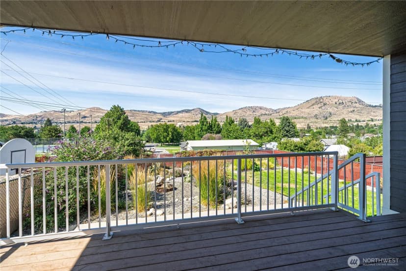 Property photo for 105 E Raymond Avenue, Chelan photo 27