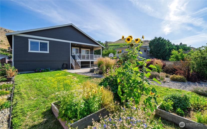 Property photo for 105 E Raymond Avenue, Chelan photo 29