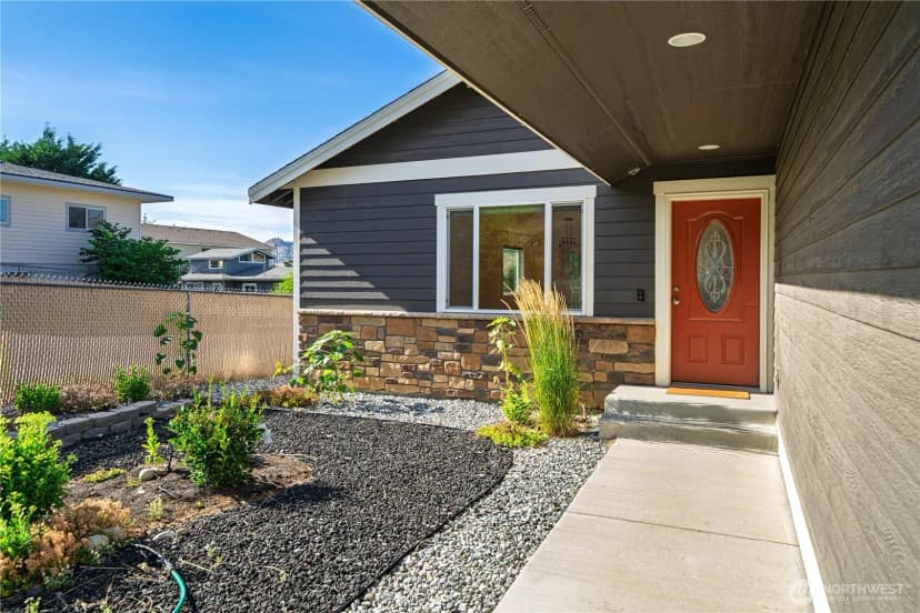 Property photo for 105 E Raymond Avenue, Chelan photo 30