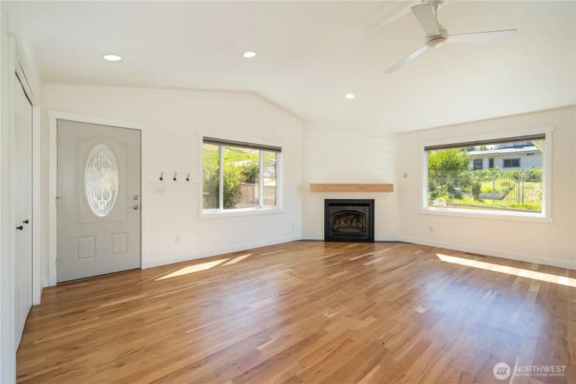 Property photo for 105 E Raymond Avenue, Chelan photo 19