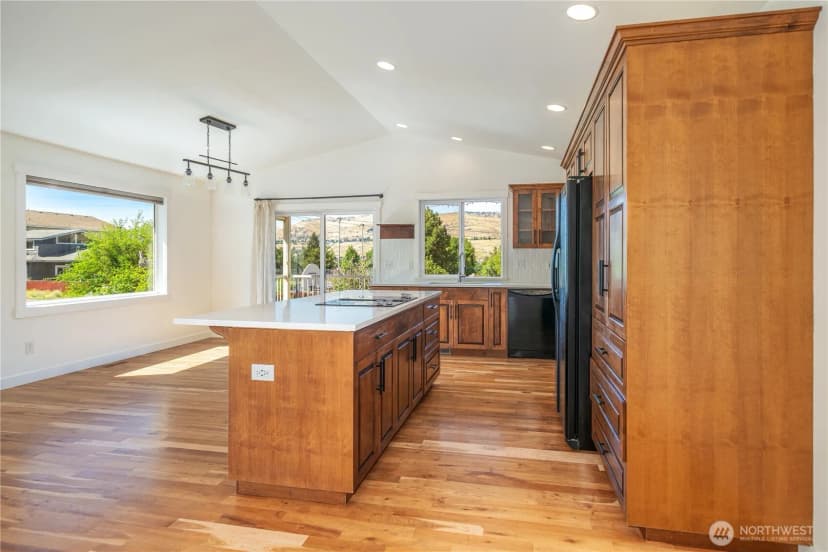 Property photo for 105 E Raymond Avenue, Chelan photo 21