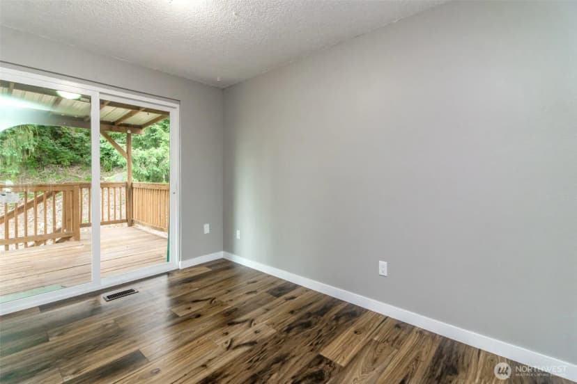 Property photo for 416 142nd Street Ct S, Tacoma photo 8