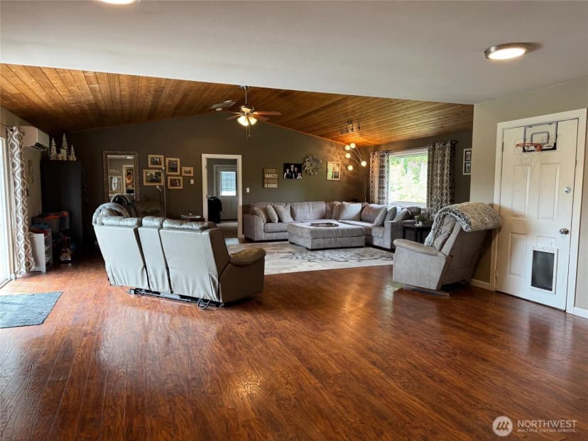 Property photo for 750 Chuckhole Way, Forks photo 8