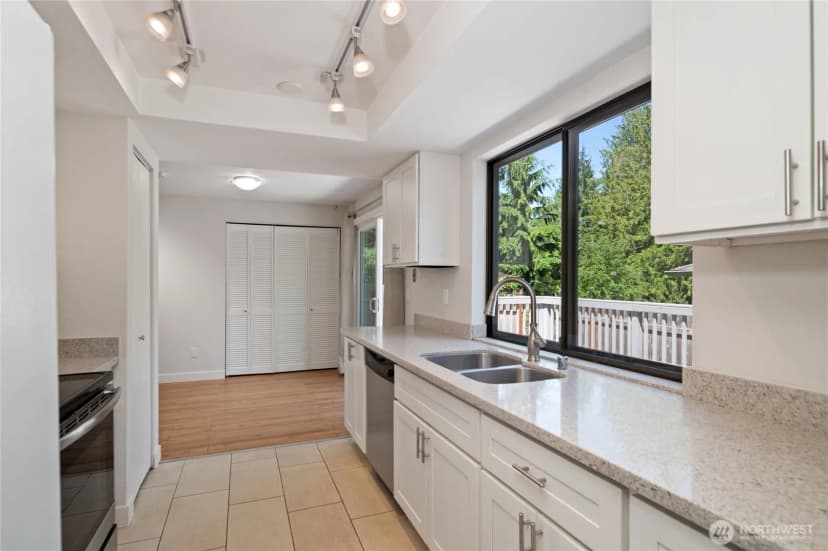 Property photo for 3544 Ne Quinault Drive, Bremerton photo 9