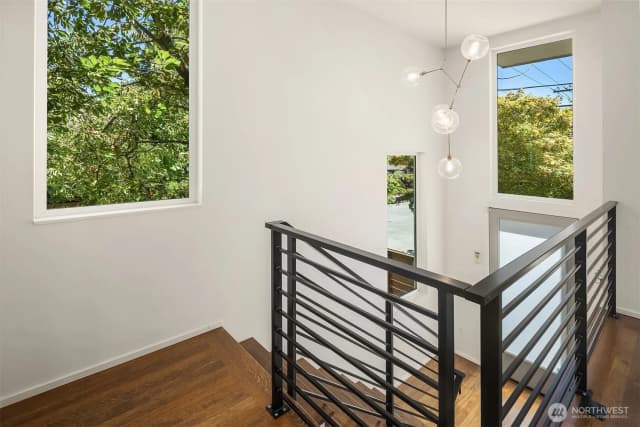 Property photo for 1256 Ne 89th Street, Seattle photo 2