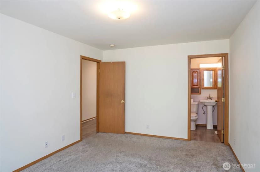 Property photo for 2148 Se 8th Drive, Renton photo 9