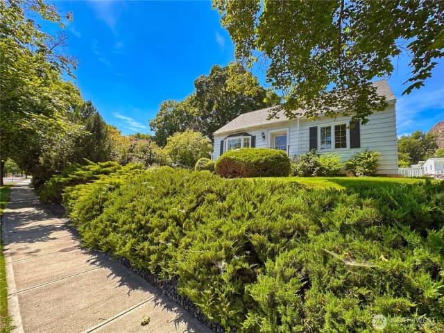Property photo for 304 Columbia Avenue, Coulee Dam photo 2