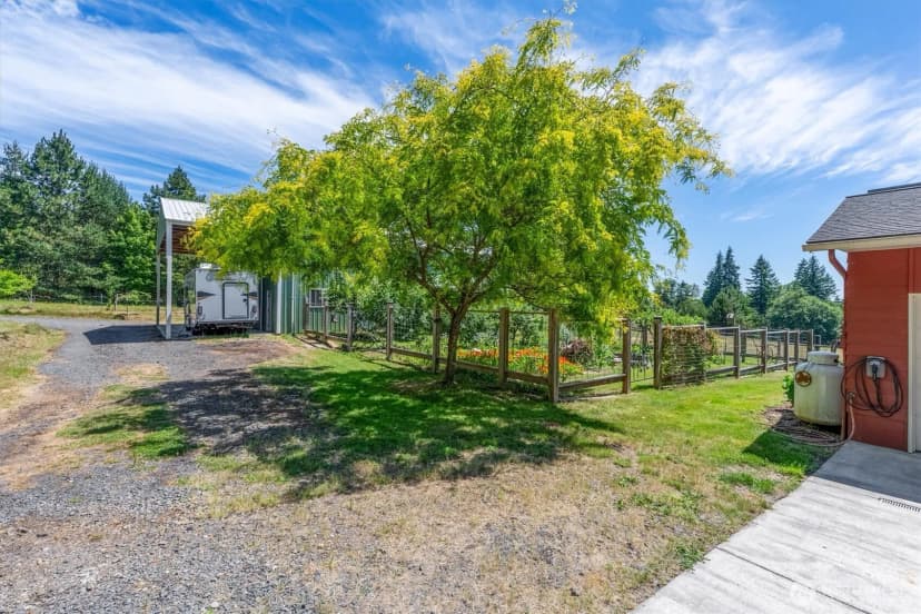 Property photo for 231 Robertson Road, Longview photo 32