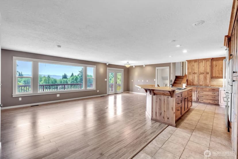 Property photo for 231 Robertson Road, Longview photo 9