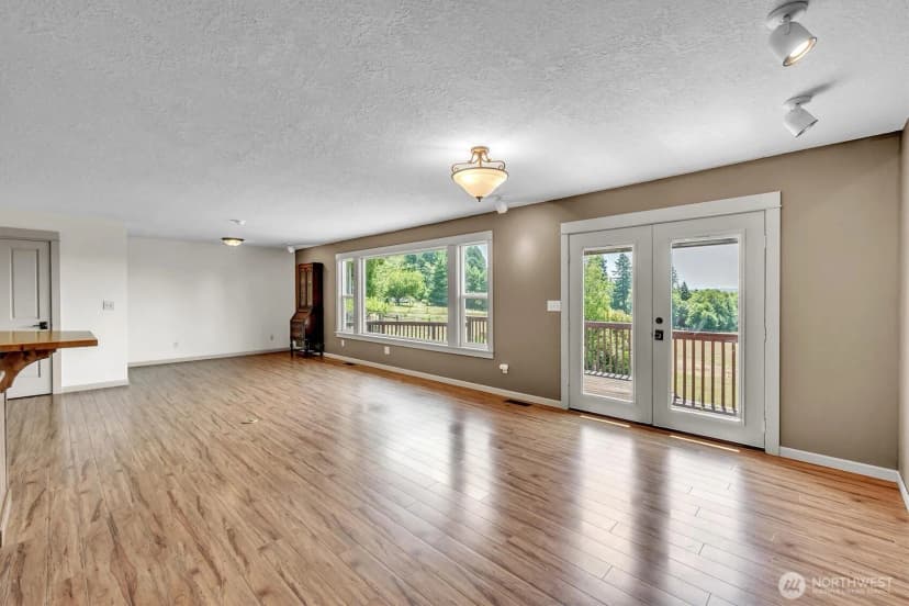 Property photo for 231 Robertson Road, Longview photo 12