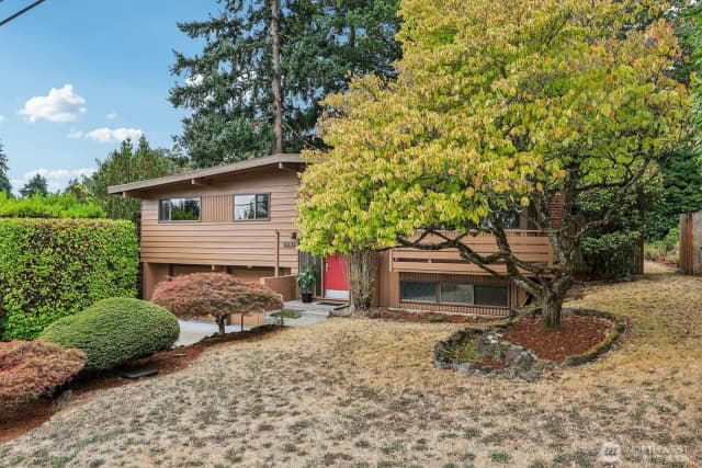 Property photo for 16434 Se 9th Street, Bellevue photo 2