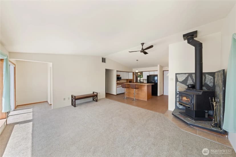 Property photo for 7541 Holiday Boulevard, Anacortes photo 12