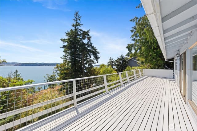 Property photo for 7541 Holiday Boulevard, Anacortes photo 5