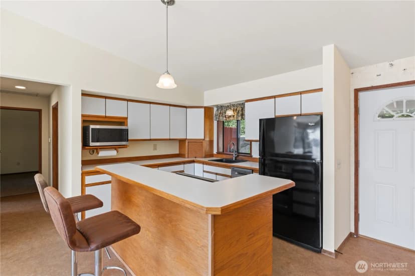 Property photo for 7541 Holiday Boulevard, Anacortes photo 10