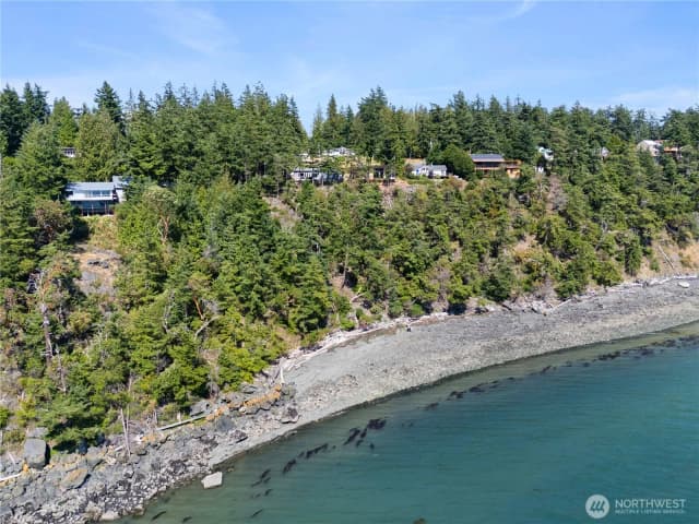 Property photo for 7541 Holiday Boulevard, Anacortes photo 2