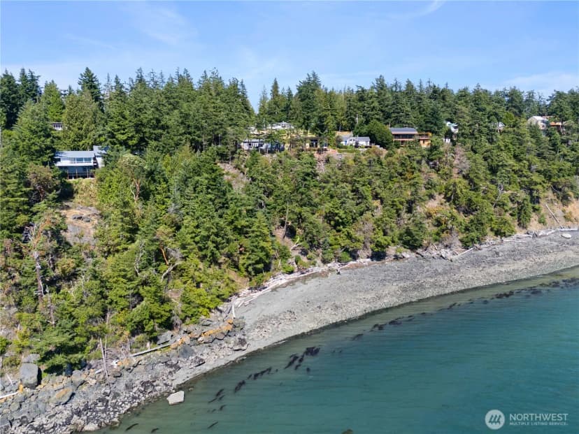 Property photo for 7541 Holiday Boulevard, Anacortes photo 2