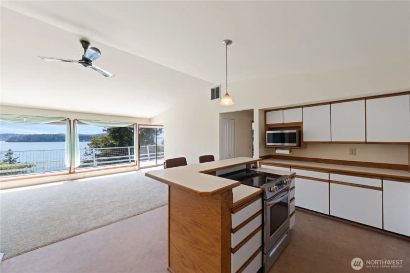 Property photo for 7541 Holiday Boulevard, Anacortes photo 9