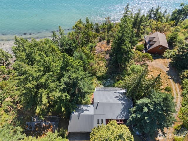 Property photo for 7541 Holiday Boulevard, Anacortes photo 3