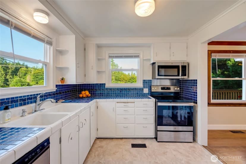 Property photo for 4725 Glenwood Avenue, Everett photo 11