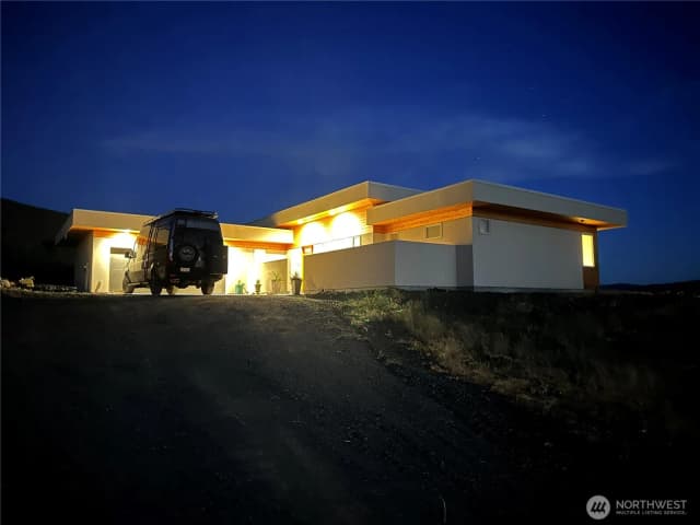Property photo for 690 Hog Ranch Road, Ellensburg photo 3
