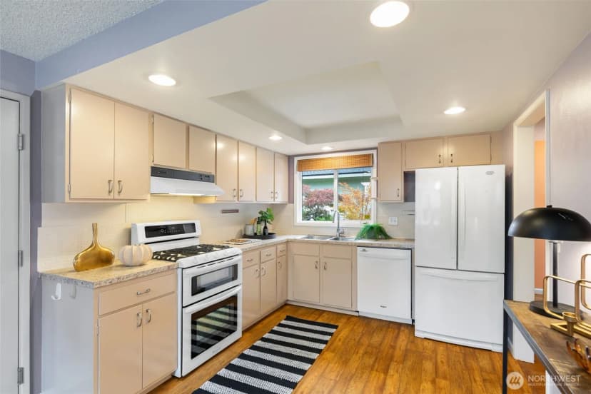 Property photo for 24812 12th Avenue S, Des Moines photo 18