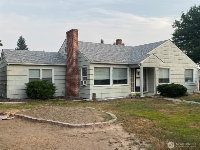 Property photo for 1242 Cherry Street, Wenatchee photo 2