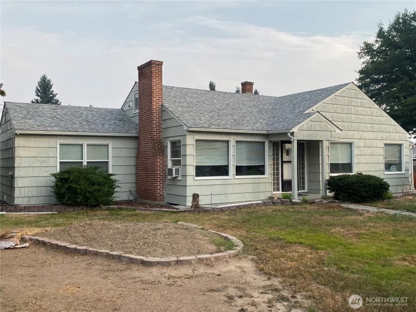 Property photo for 1242 Cherry Street, Wenatchee photo 2