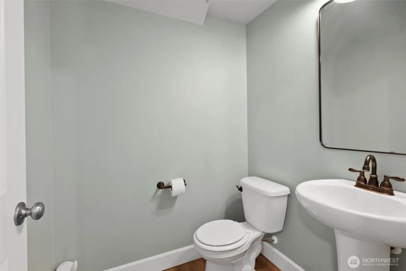 Property photo for 909 Burton Ray Street Ne, Olympia photo 8