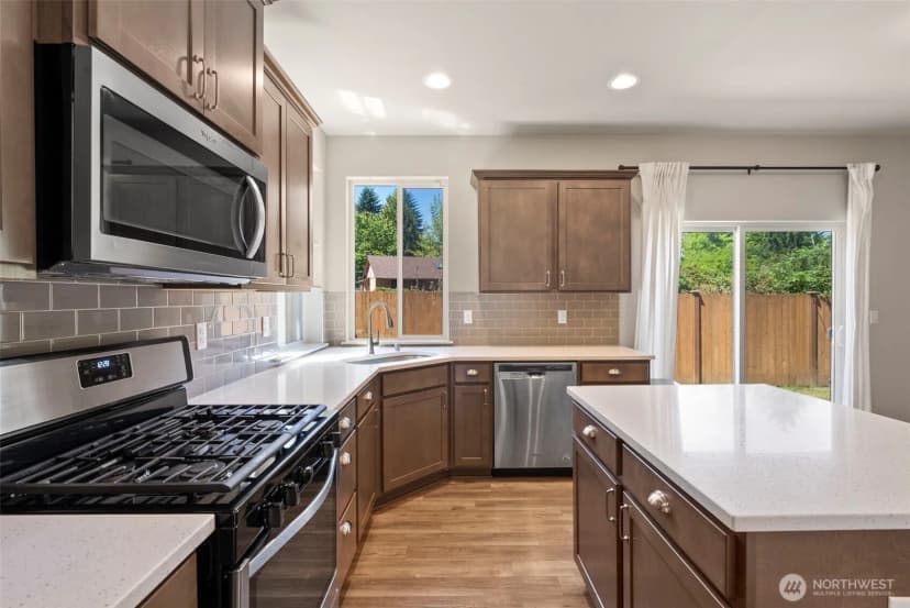 Property photo for 909 Burton Ray Street Ne, Olympia photo 14
