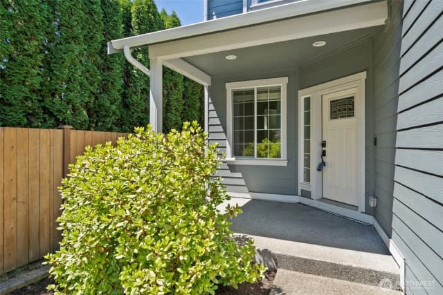 Property photo for 909 Burton Ray Street Ne, Olympia photo 3