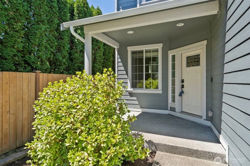 Property photo for 909 Burton Ray Street Ne, Olympia photo 3