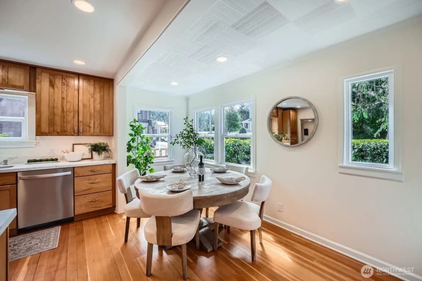 Property photo for 260 E Sunset Way, Issaquah photo 9