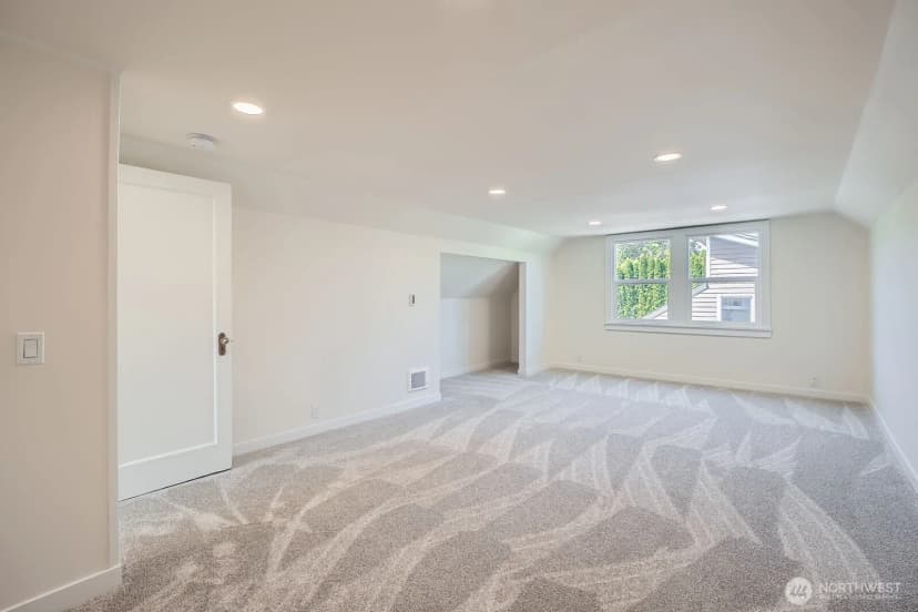 Property photo for 260 E Sunset Way, Issaquah photo 25