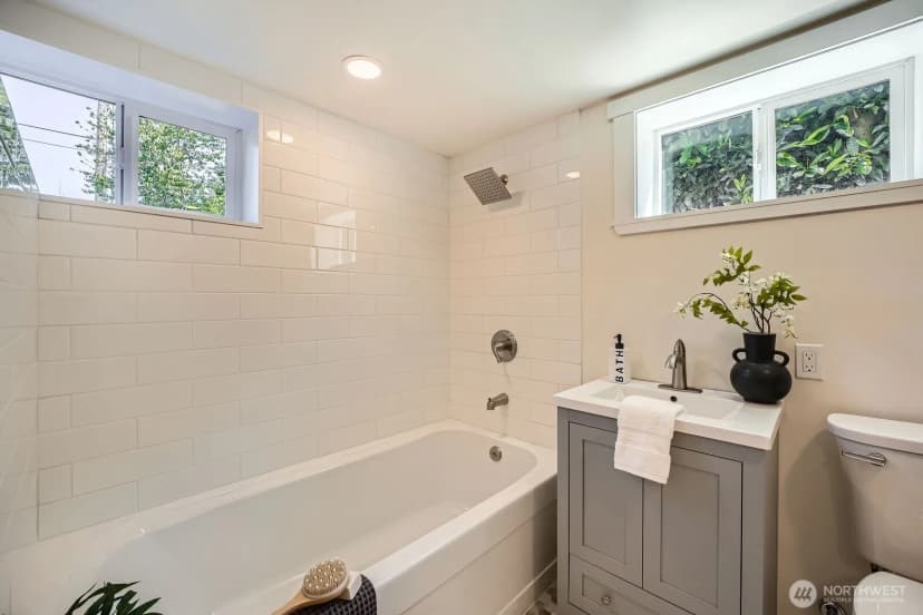 Property photo for 260 E Sunset Way, Issaquah photo 22