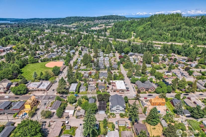Property photo for 260 E Sunset Way, Issaquah photo 36