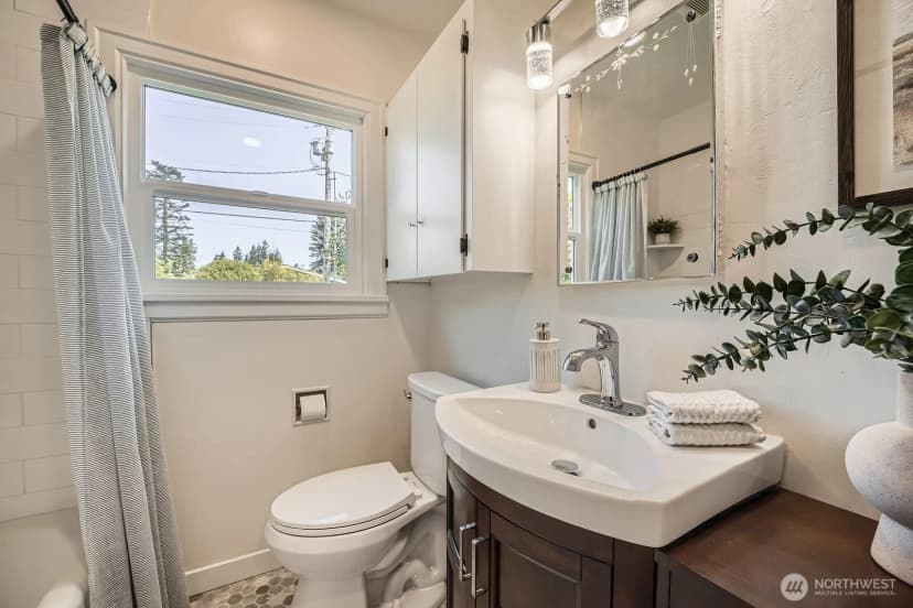 Property photo for 260 E Sunset Way, Issaquah photo 16