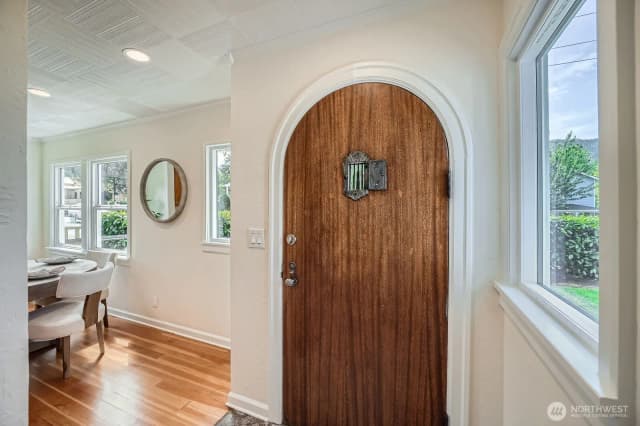 Property photo for 260 E Sunset Way, Issaquah photo 5