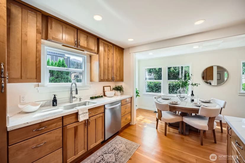 Property photo for 260 E Sunset Way, Issaquah photo 11