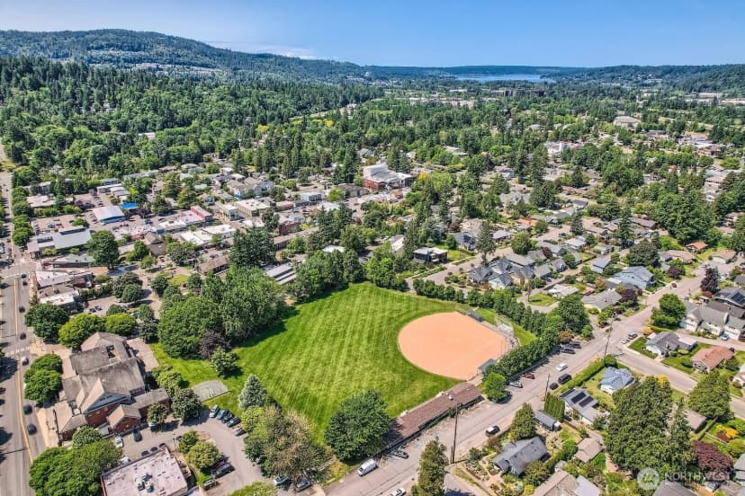 Property photo for 260 E Sunset Way, Issaquah photo 37