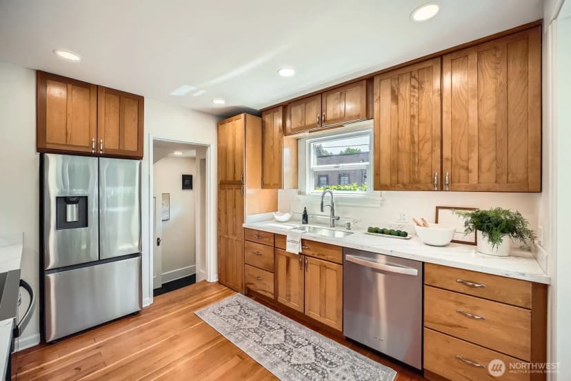 Property photo for 260 E Sunset Way, Issaquah photo 12