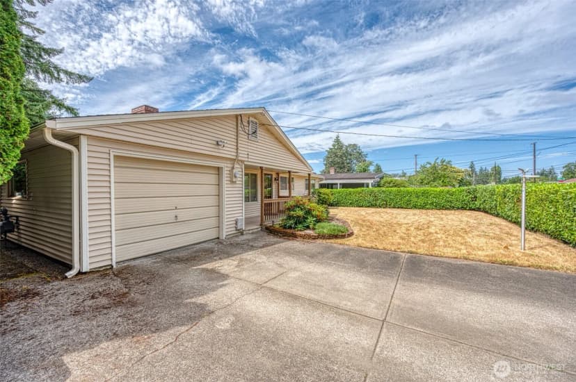 Property photo for 9116 121st Street Sw, Lakewood photo 16