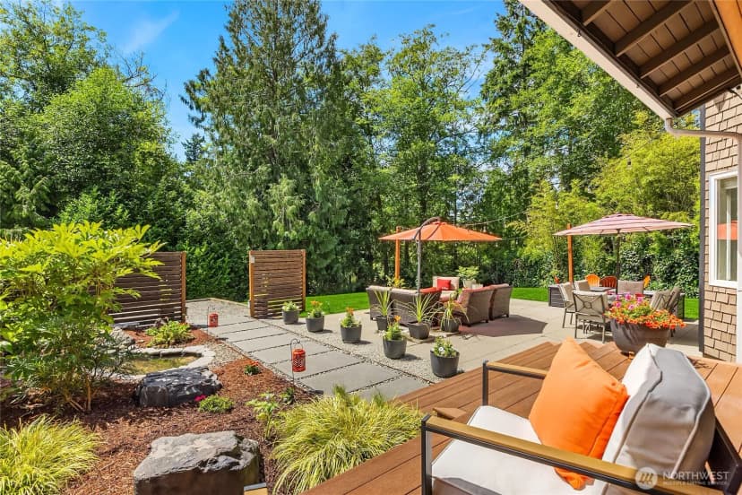 Property photo for 12168 Viewcrest Place Ne, Bainbridge Island photo 3