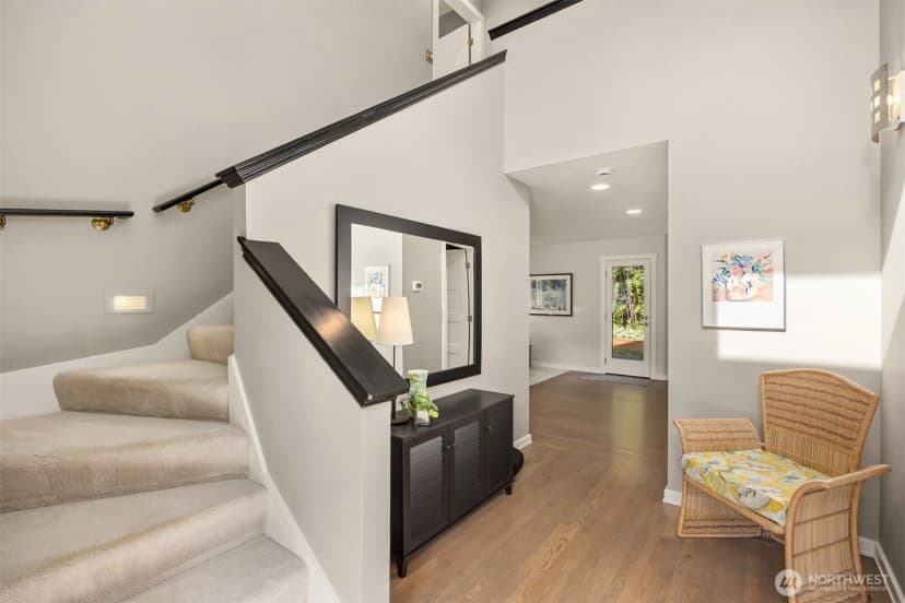 Property photo for 12168 Viewcrest Place Ne, Bainbridge Island photo 7
