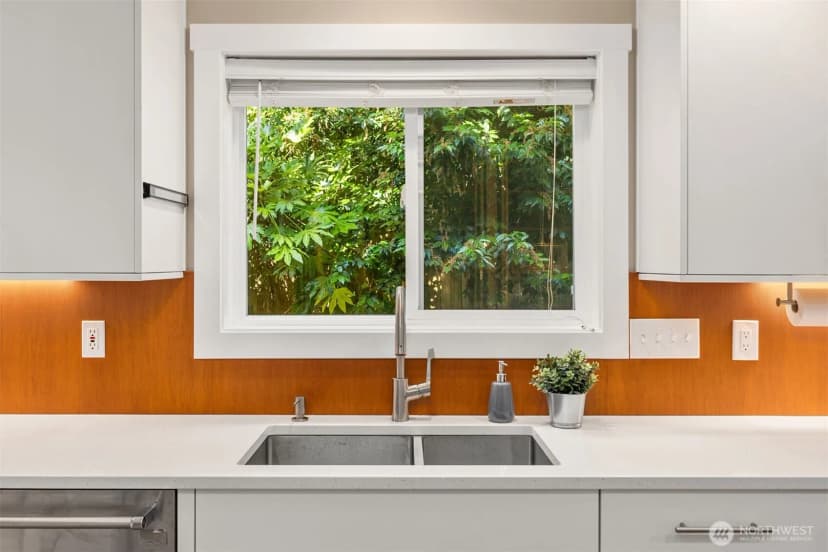Property photo for 12168 Viewcrest Place Ne, Bainbridge Island photo 14