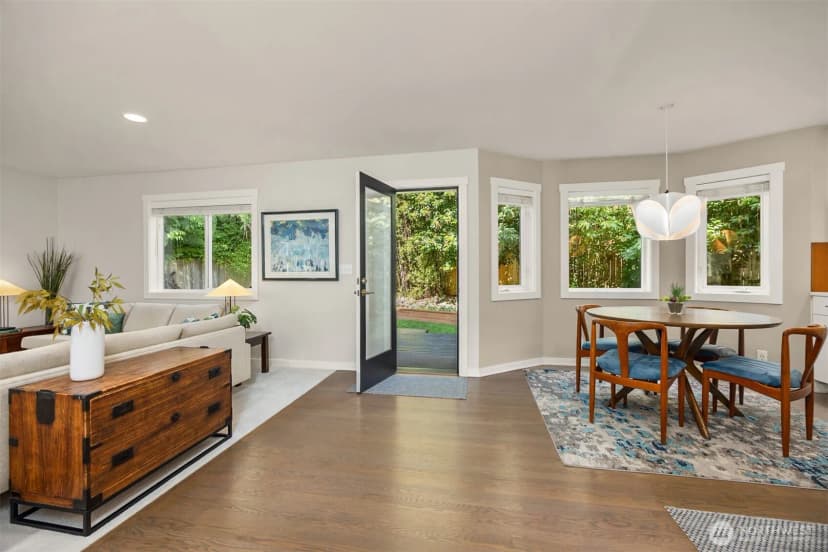 Property photo for 12168 Viewcrest Place Ne, Bainbridge Island photo 8