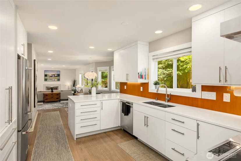 Property photo for 12168 Viewcrest Place Ne, Bainbridge Island photo 17