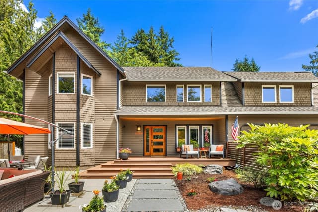 Property photo for 12168 Viewcrest Place Ne, Bainbridge Island