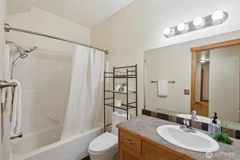 Property photo for 49 Cascade Lane, Bellingham photo 35
