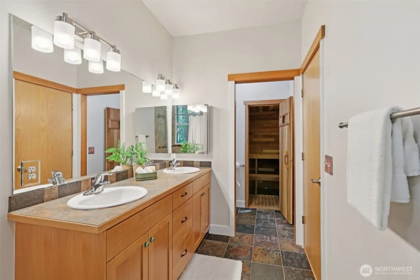 Property photo for 49 Cascade Lane, Bellingham photo 22